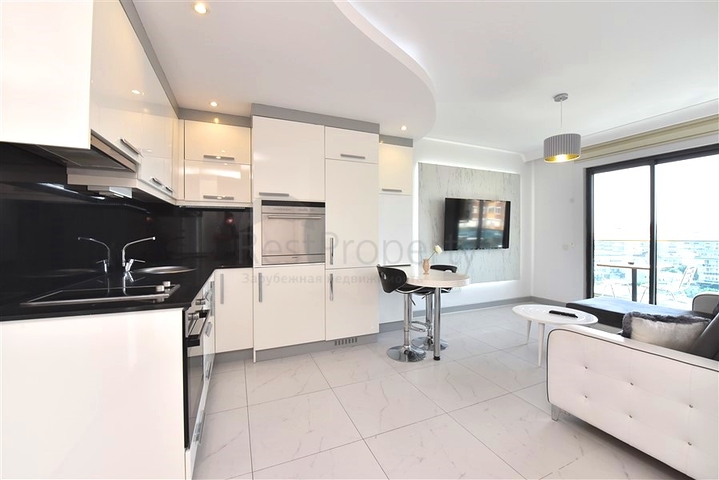 Двухкомнатная квартира в жилом комплексе на Клеопатре 