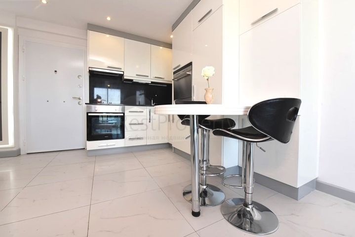 Двухкомнатная квартира в жилом комплексе на Клеопатре 