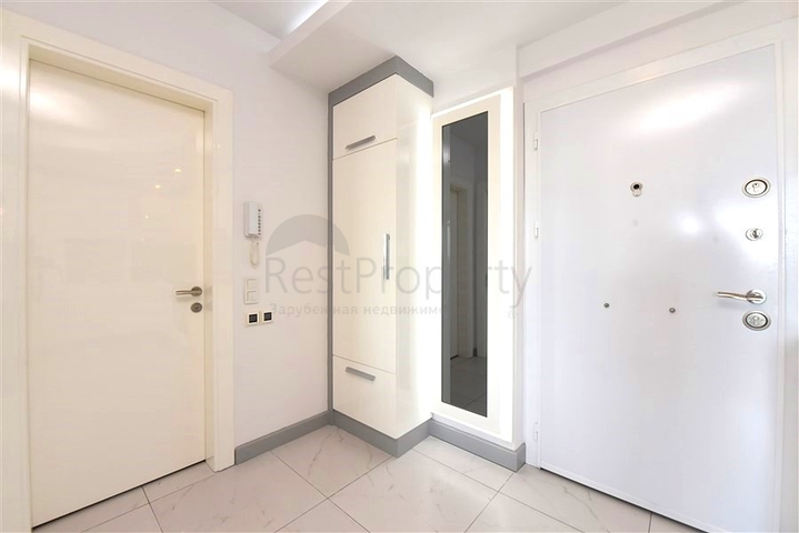 Двухкомнатная квартира в жилом комплексе на Клеопатре 