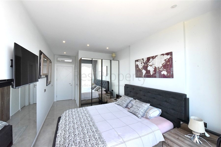 Трехкомнатная квартира с панорамным видом на море