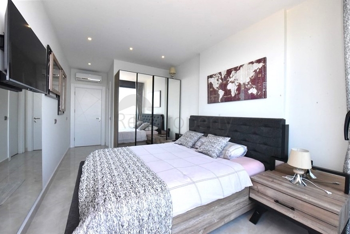 Трехкомнатная квартира с панорамным видом на море