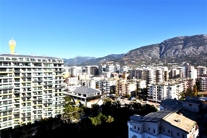 Трехкомнатная квартира с панорамным видом на море