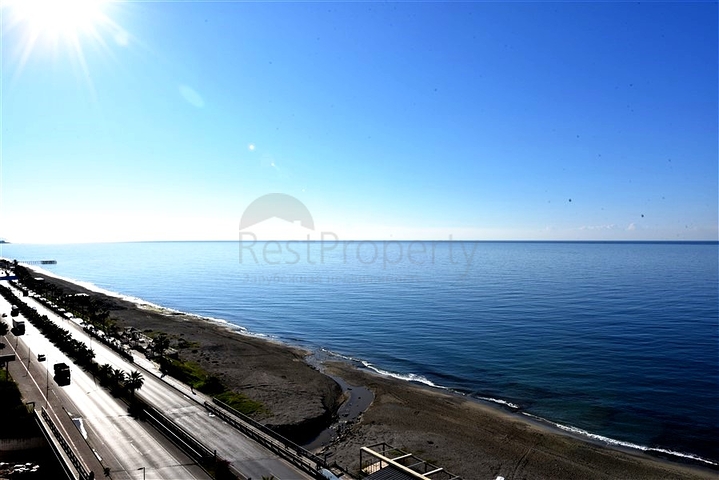 Трехкомнатная квартира с панорамным видом на море