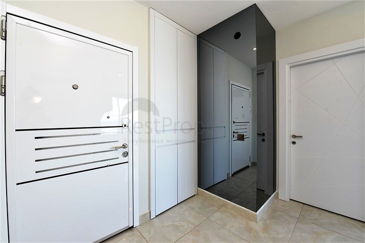 Трехкомнатная квартира с панорамным видом на море