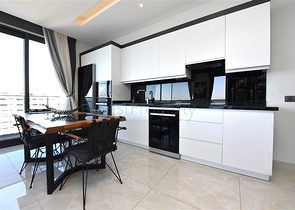 Трехкомнатная квартира с панорамным видом на море