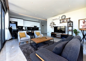 Трехкомнатная квартира с панорамным видом на море