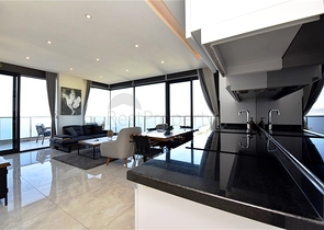 Трехкомнатная квартира с панорамным видом на море