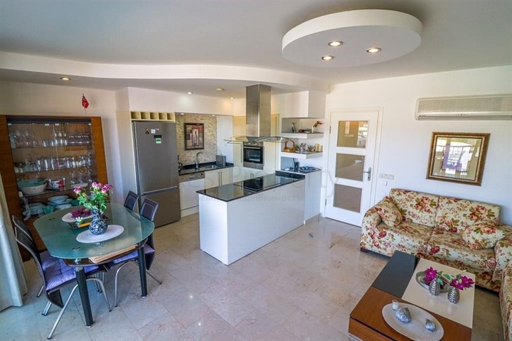 Продается пентхаус 3+1 в районе Конаклы