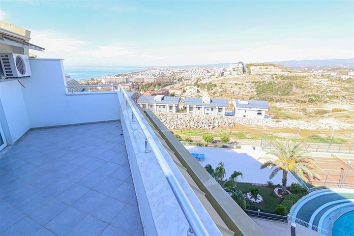 Продается пентхаус 3+1 в районе Конаклы