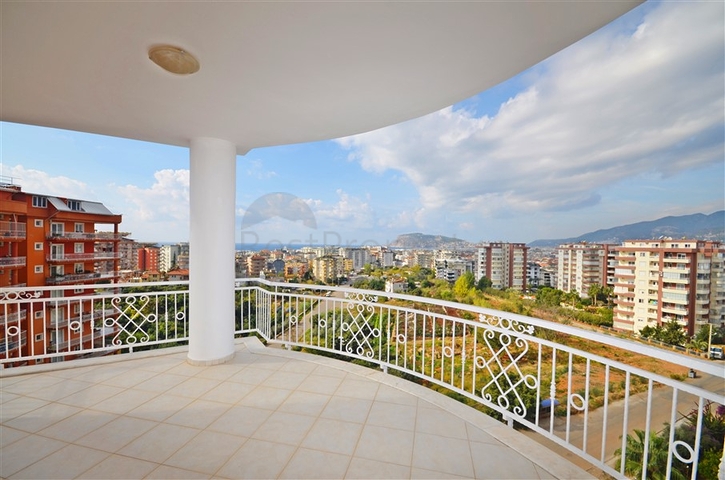 Квартира 2+1 с видом на море в районе Тосмур