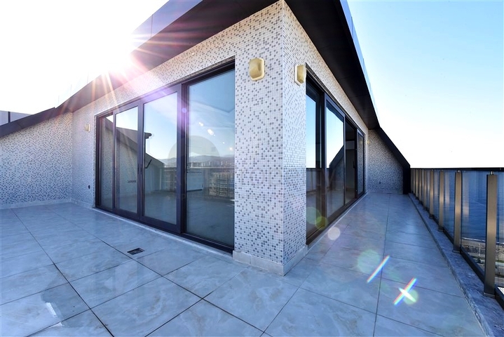 Огромная видовая квартира 3+1 на первой береговой линии