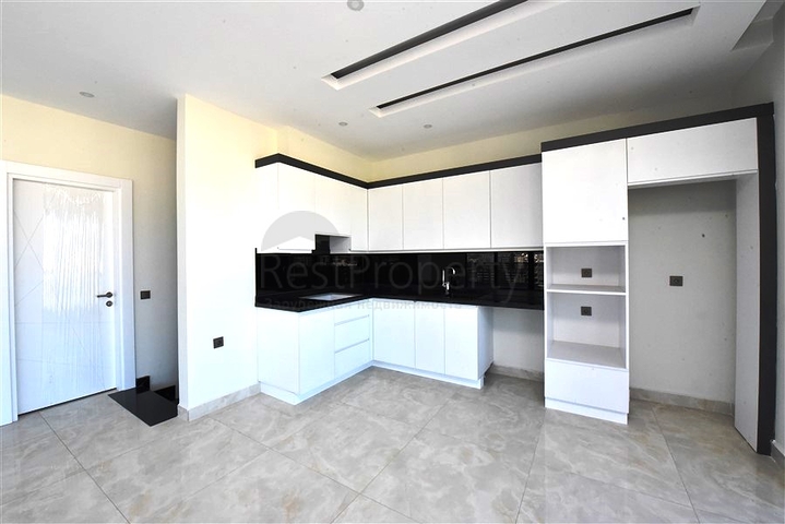 Огромная видовая квартира 3+1 на первой береговой линии