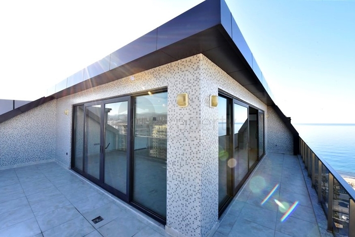 Огромная видовая квартира 3+1 на первой береговой линии