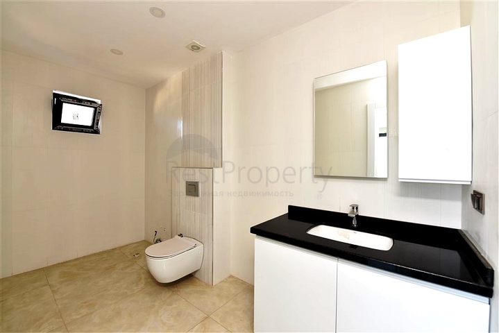 Огромная видовая квартира 3+1 на первой береговой линии