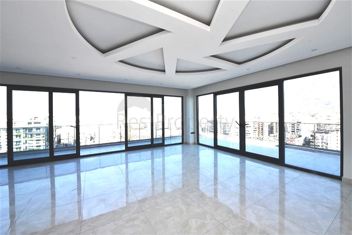 Огромная видовая квартира 3+1 на первой береговой линии