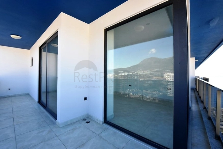 Огромная видовая квартира 3+1 на первой береговой линии