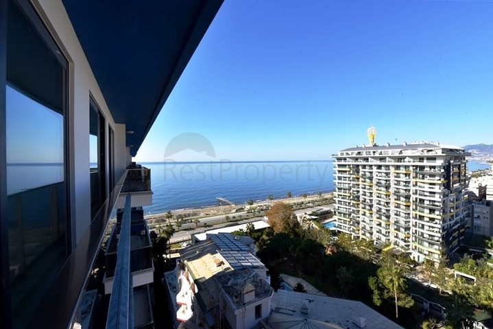 Огромная видовая квартира 3+1 на первой береговой линии