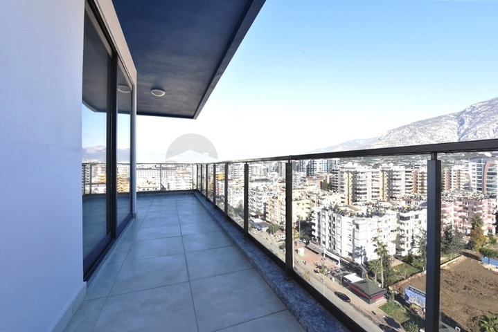 Огромная видовая квартира 3+1 на первой береговой линии