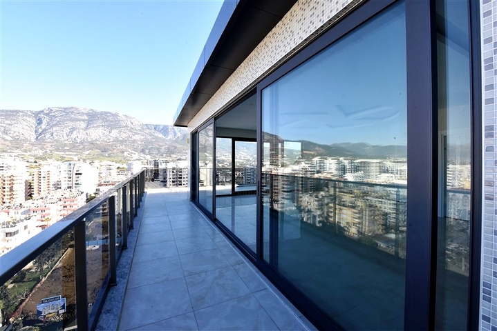 Огромная видовая квартира 3+1 на первой береговой линии