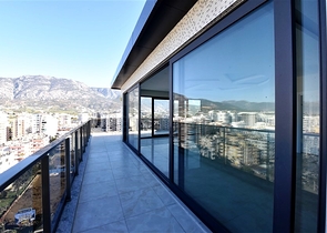 Огромная видовая квартира 3+1 на первой береговой линии