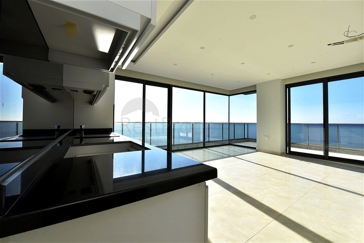 Квартира 2+1 с панорамным видом на море в районе Махмутлар