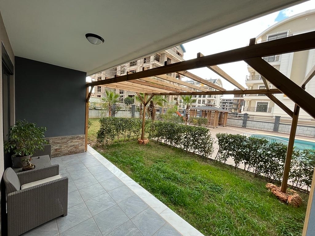 Двухэтажный садовый дуплекс 2+1 в районе Оба 