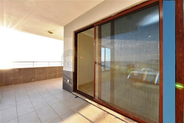 Просторная трехкомнатная квартира на первой береговой линии