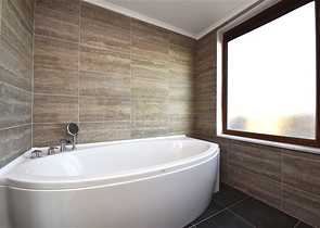 Просторная трехкомнатная квартира на первой береговой линии