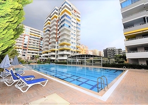 Просторная трехкомнатная квартира на первой береговой линии