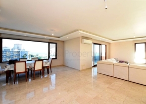 Просторная трехкомнатная квартира на первой береговой линии