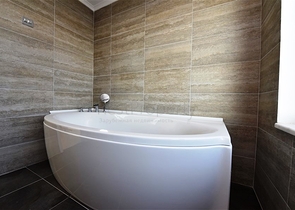 Просторная трехкомнатная квартира на первой береговой линии