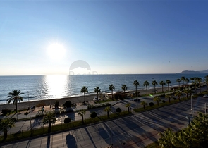 Просторная трехкомнатная квартира на первой береговой линии