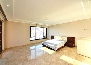 Просторная трехкомнатная квартира на первой береговой линии