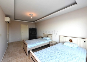 Просторная трехкомнатная квартира на первой береговой линии