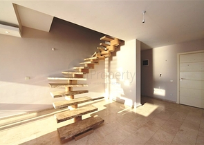 Просторная трехкомнатная квартира на первой береговой линии