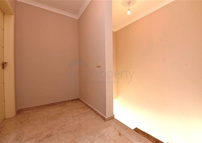 Просторная трехкомнатная квартира на первой береговой линии