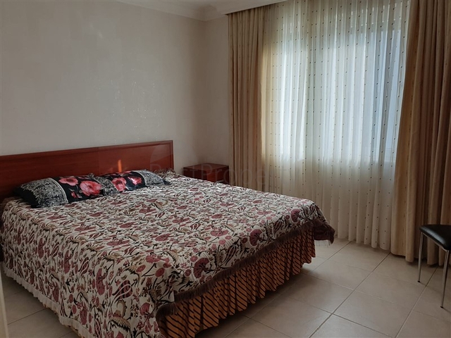 Трехкомнатная квартира в районе Тосмур