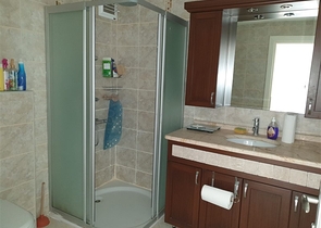 Трехкомнатная квартира в районе Тосмур