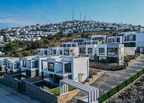 Новый комплекс с панорамным видом на море в уютном месте в районе Ялыкавак. Новый комплекс с панорамным видом на море в уютном месте в районе Ялыкавак.