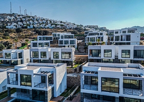 Новый комплекс с панорамным видом на море в уютном месте в районе Ялыкавак. Новый комплекс с панорамным видом на море в уютном месте в районе Ялыкавак.