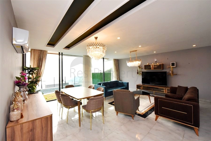 Вилла планировки 5+1 в центральном районе Алании