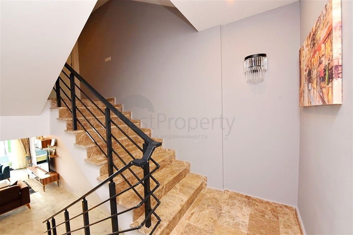 Вилла планировки 5+1 в центральном районе Алании