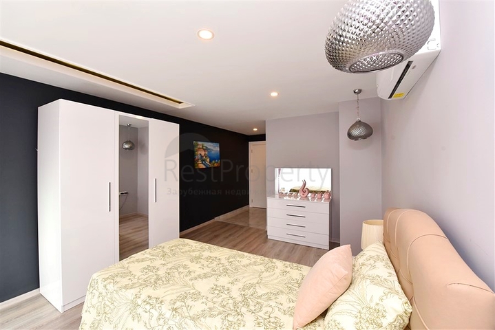 Вилла планировки 5+1 в центральном районе Алании