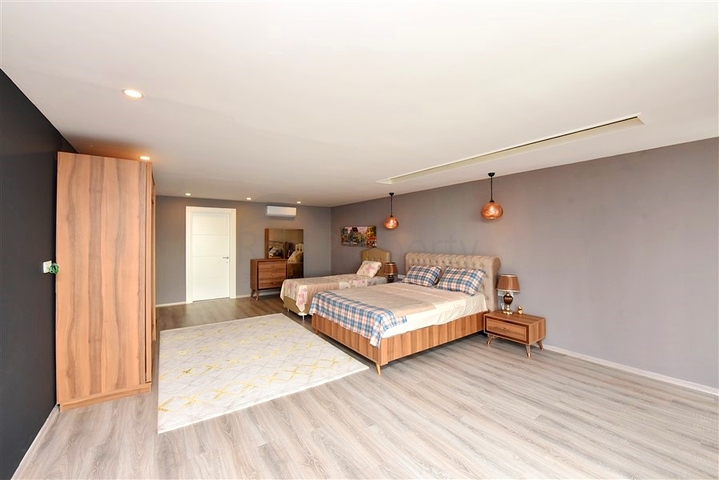 Вилла планировки 5+1 в центральном районе Алании