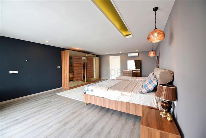 Вилла планировки 5+1 в центральном районе Алании