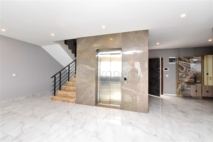 Вилла планировки 5+1 в центральном районе Алании