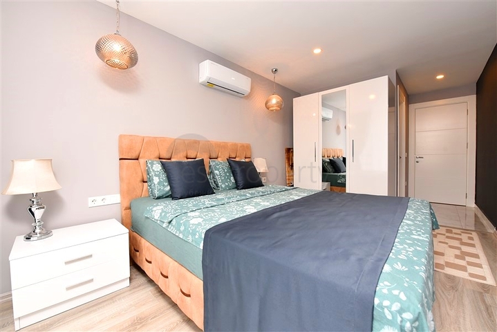 Вилла планировки 5+1 в центральном районе Алании