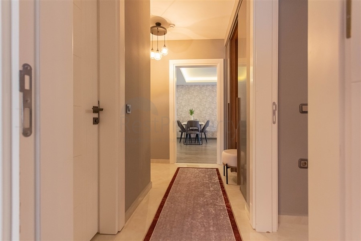 Меблированная квартира 2+1 на первой береговой линии в Махмутларе