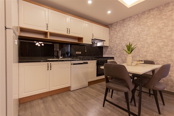 Меблированная квартира 2+1 на первой береговой линии в Махмутларе