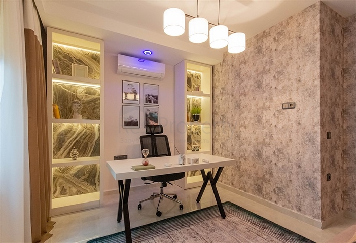 Меблированная квартира 2+1 на первой береговой линии в Махмутларе